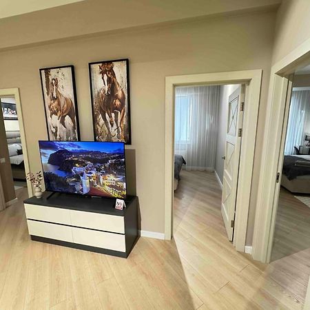 Rentnow Modern Business Apartment With 3 Bedrooms In Centre Chişinau Exteriör bild