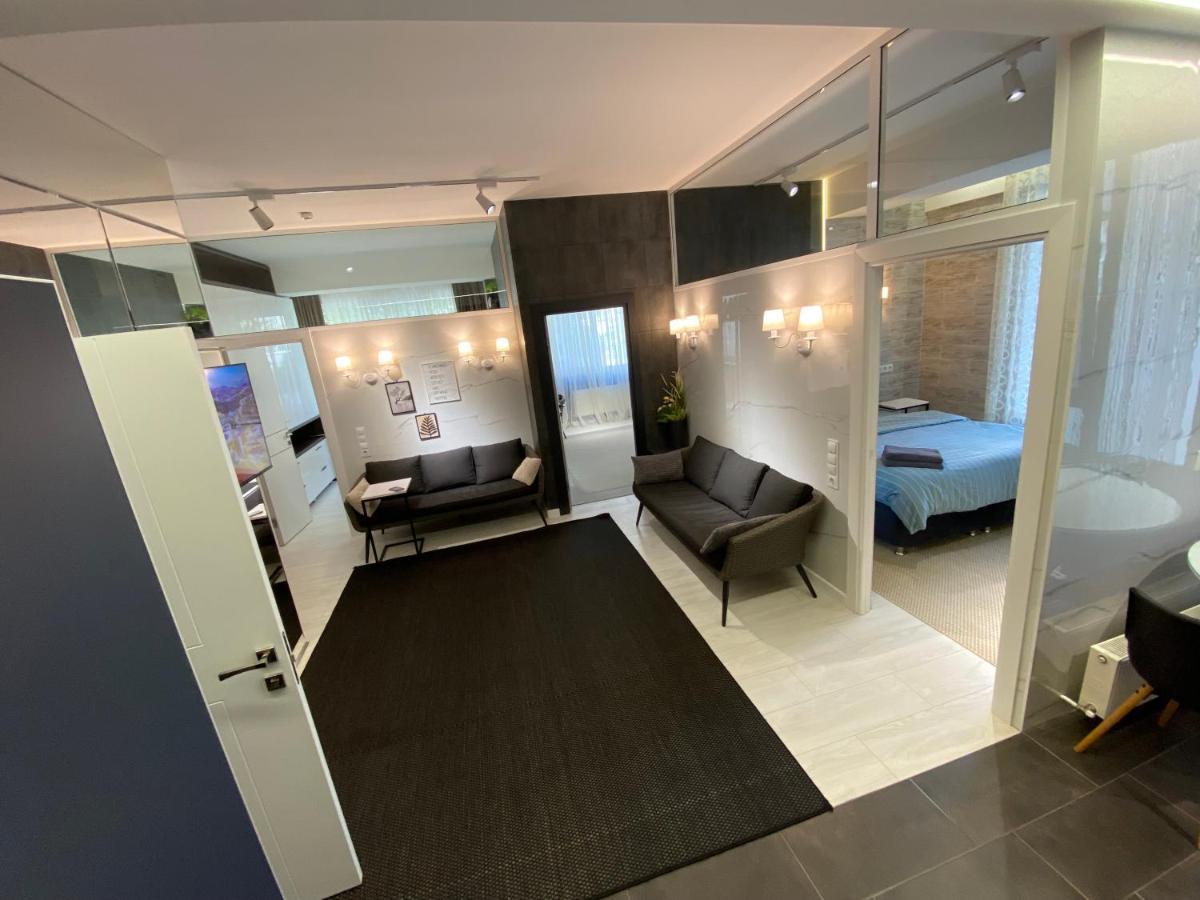 Rentnow Modern Business Apartment With 3 Bedrooms In Centre Chişinau Exteriör bild