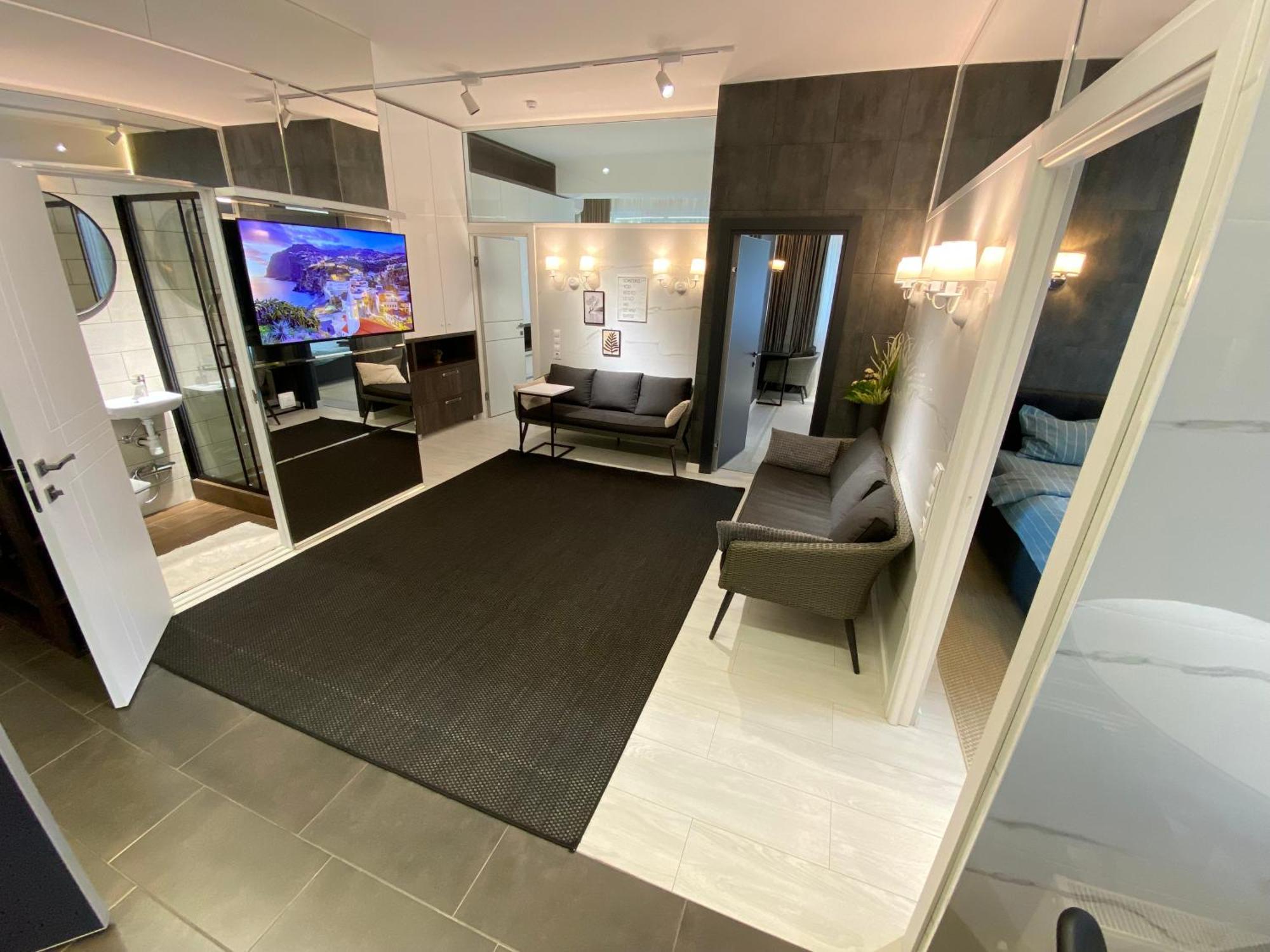 Rentnow Modern Business Apartment With 3 Bedrooms In Centre Chişinau Exteriör bild