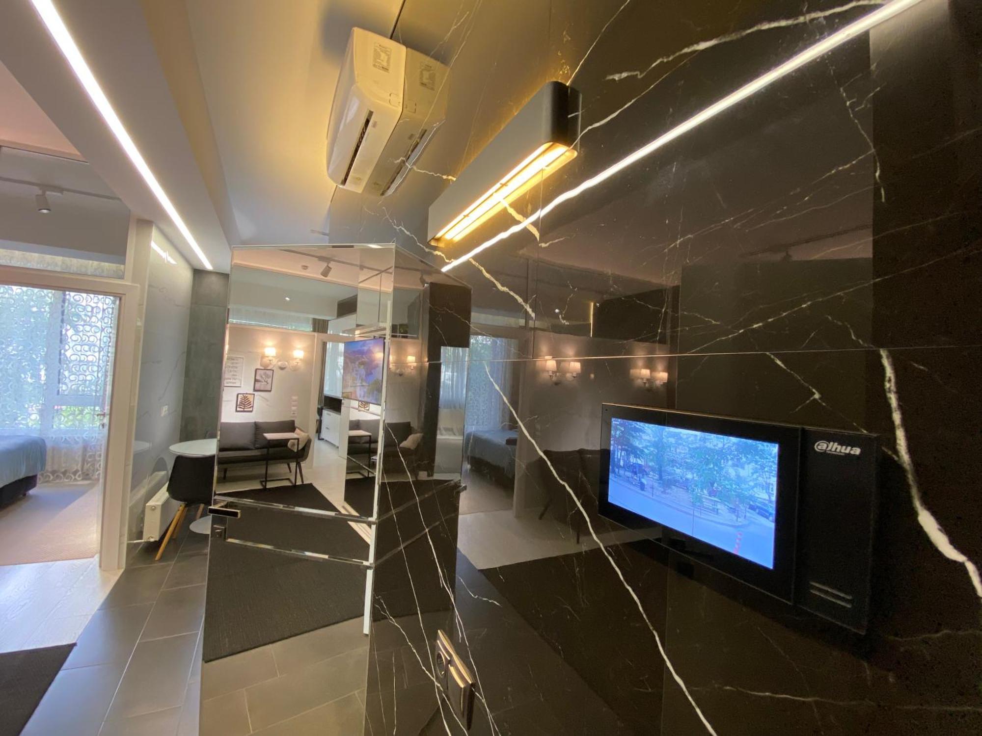 Rentnow Modern Business Apartment With 3 Bedrooms In Centre Chişinau Exteriör bild