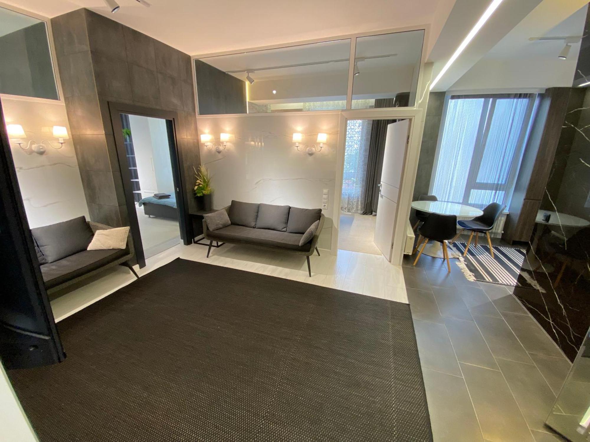 Rentnow Modern Business Apartment With 3 Bedrooms In Centre Chişinau Exteriör bild