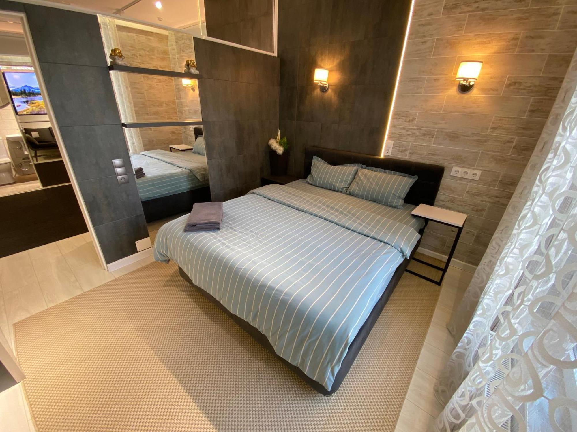 Rentnow Modern Business Apartment With 3 Bedrooms In Centre Chişinau Exteriör bild