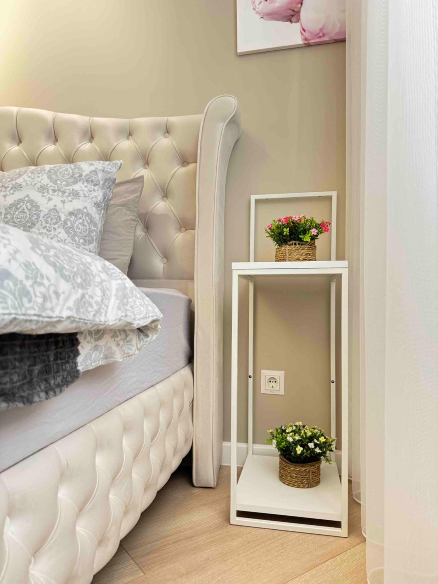 Rentnow Modern Business Apartment With 3 Bedrooms In Centre Chişinau Exteriör bild