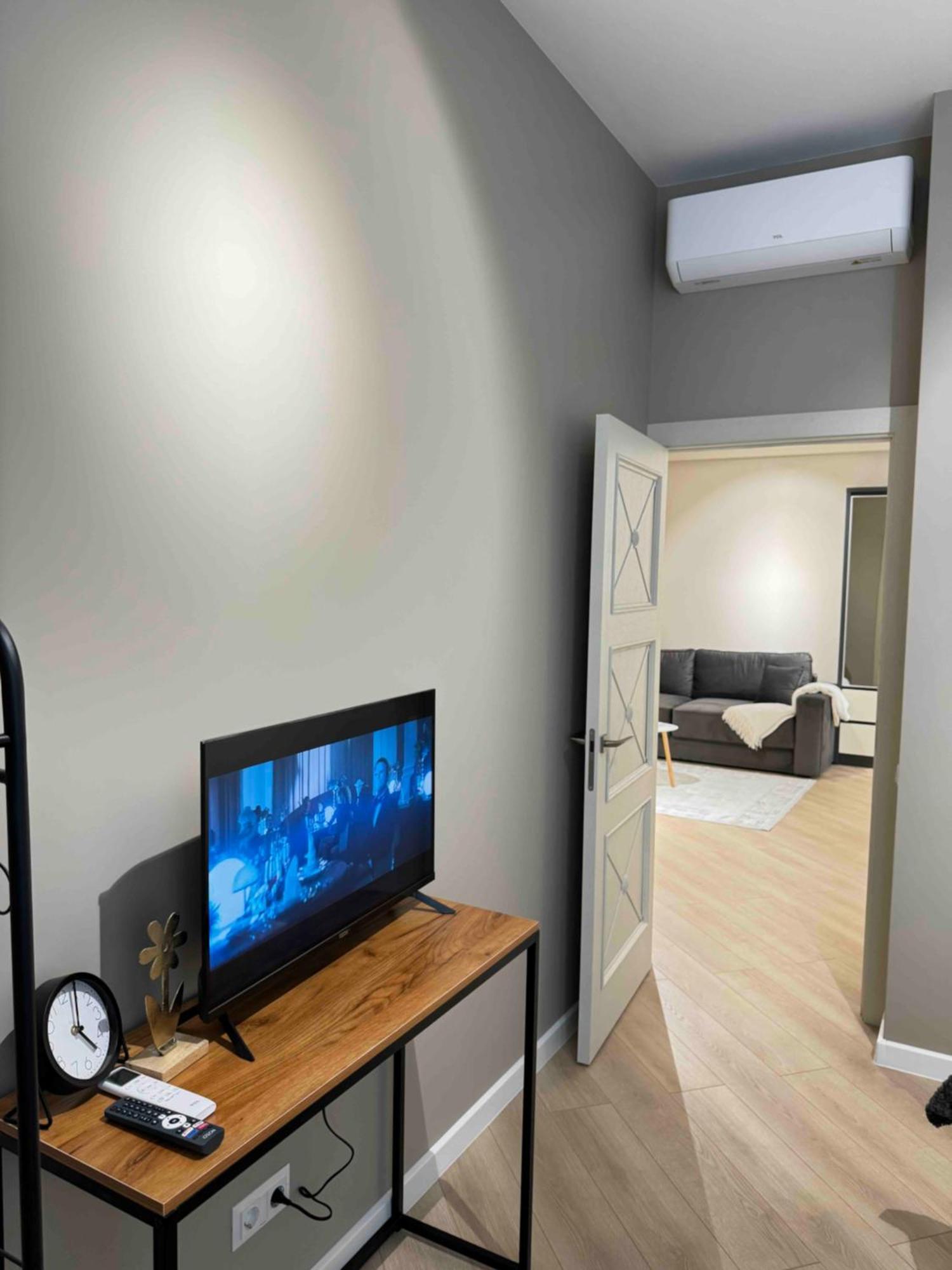 Rentnow Modern Business Apartment With 3 Bedrooms In Centre Chişinau Exteriör bild