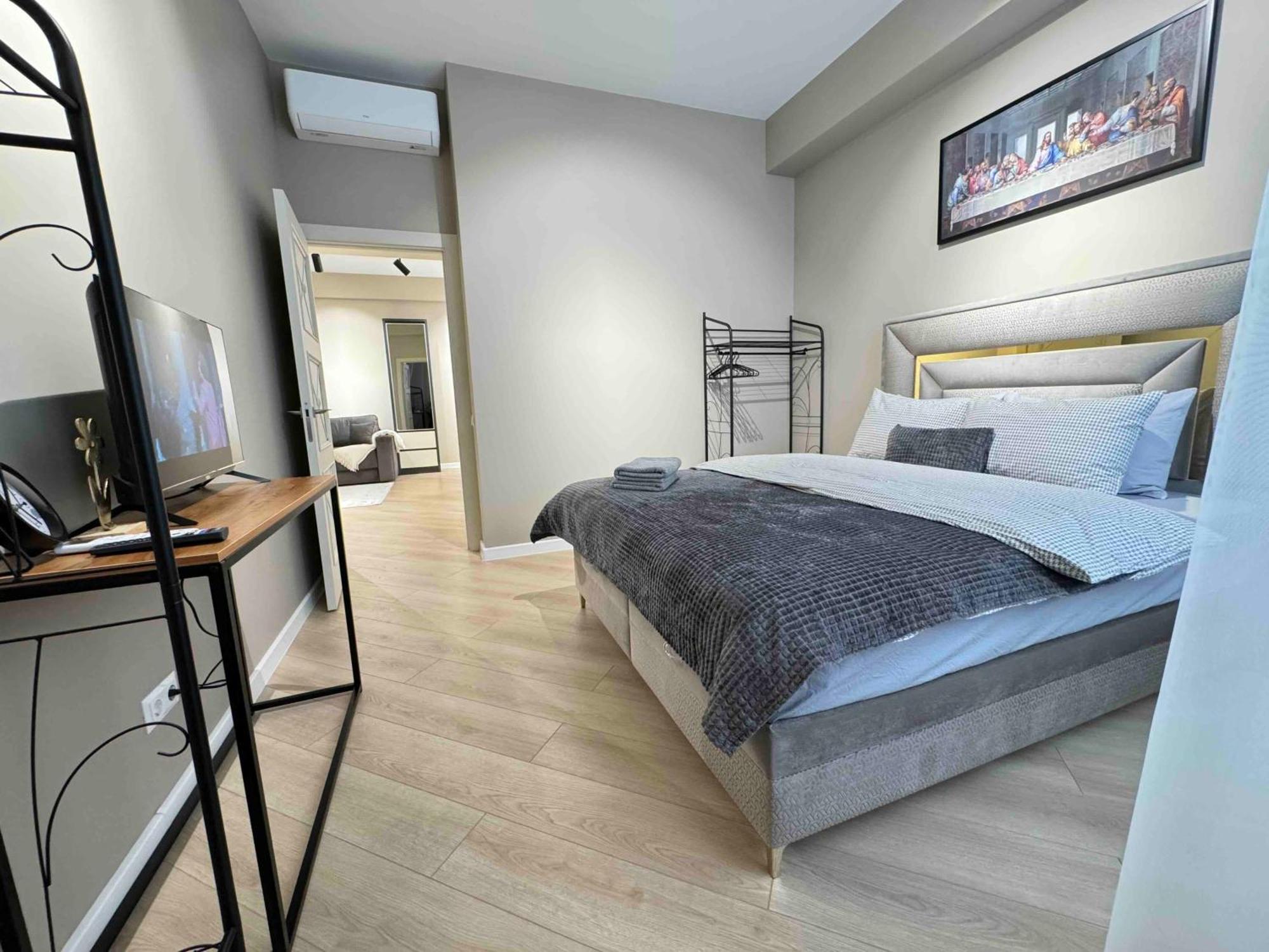 Rentnow Modern Business Apartment With 3 Bedrooms In Centre Chişinau Exteriör bild