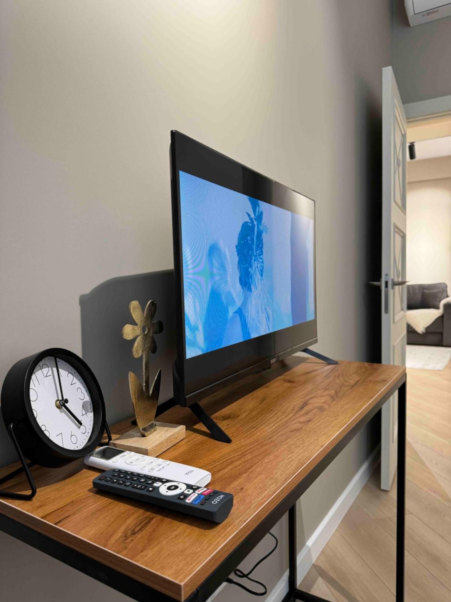 Rentnow Modern Business Apartment With 3 Bedrooms In Centre Chişinau Exteriör bild