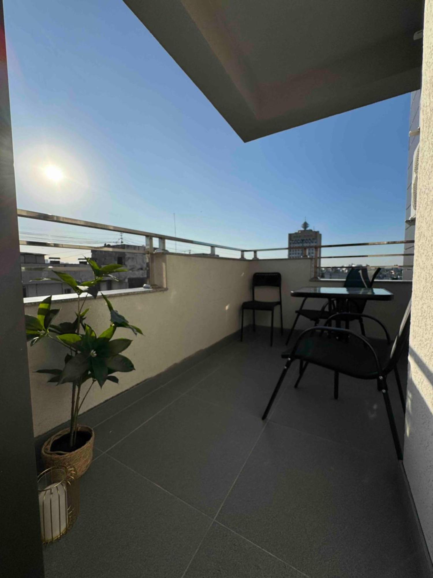 Rentnow Modern Business Apartment With 3 Bedrooms In Centre Chişinau Exteriör bild