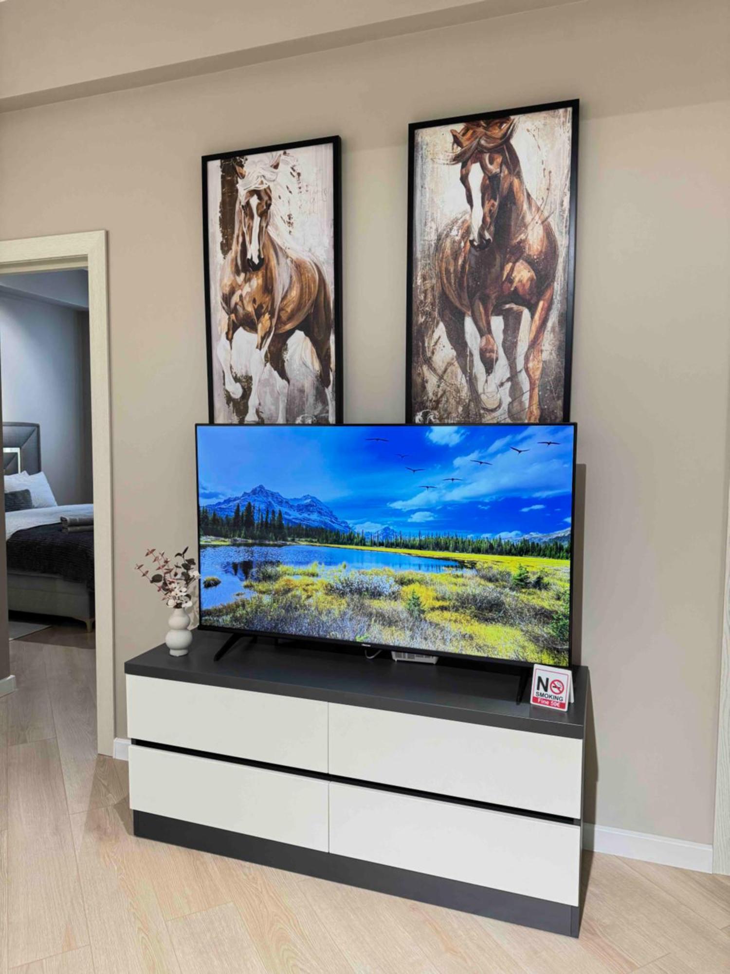 Rentnow Modern Business Apartment With 3 Bedrooms In Centre Chişinau Exteriör bild